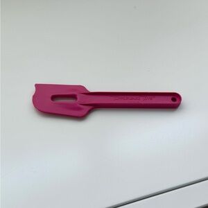 Tupperware CHILDS pink Kitchen Spatula